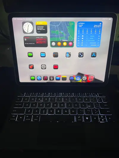 iPad Air 5ta Generación Wi-Fi 64GB - miniatura 1