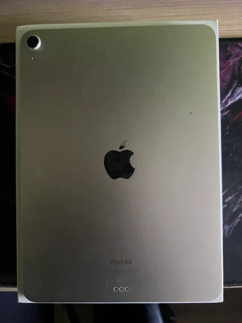 iPad Air 5ta Generación Wi-Fi 64GB - 2