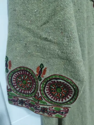 Vestido étnico bordado en tonos tierra - miniatura 3