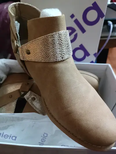 Botines de cuero beige con hebilla metálica - miniatura 2