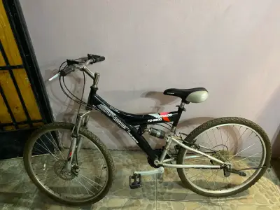 Bicicleta Lahsen Tornado FD-2600 montaña - miniatura 5