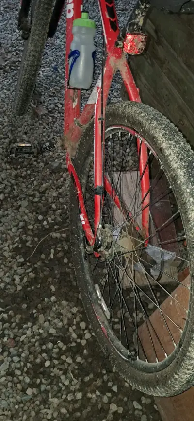 Bicicleta Jeep MTB roja con suspensión - miniatura 3
