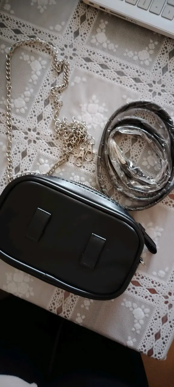 Cartera /riñonera negra con correa de cadena - 2