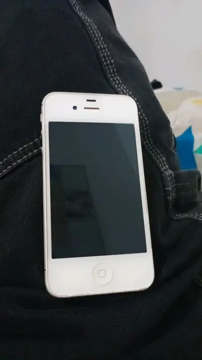 iPhone 4S Blanco en Buen Estado bloqueado - miniatura 1