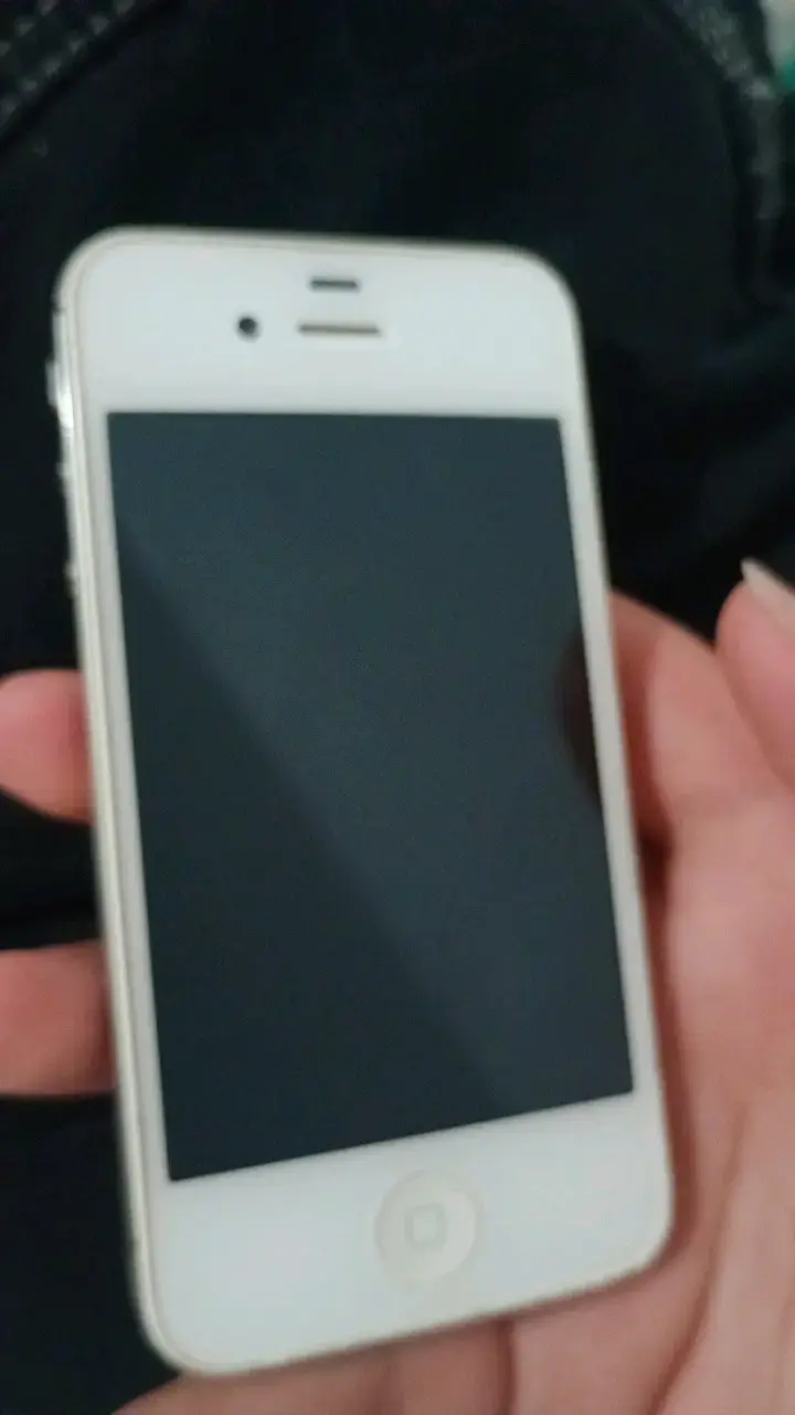 iPhone 4S Blanco en Buen Estado bloqueado - 6