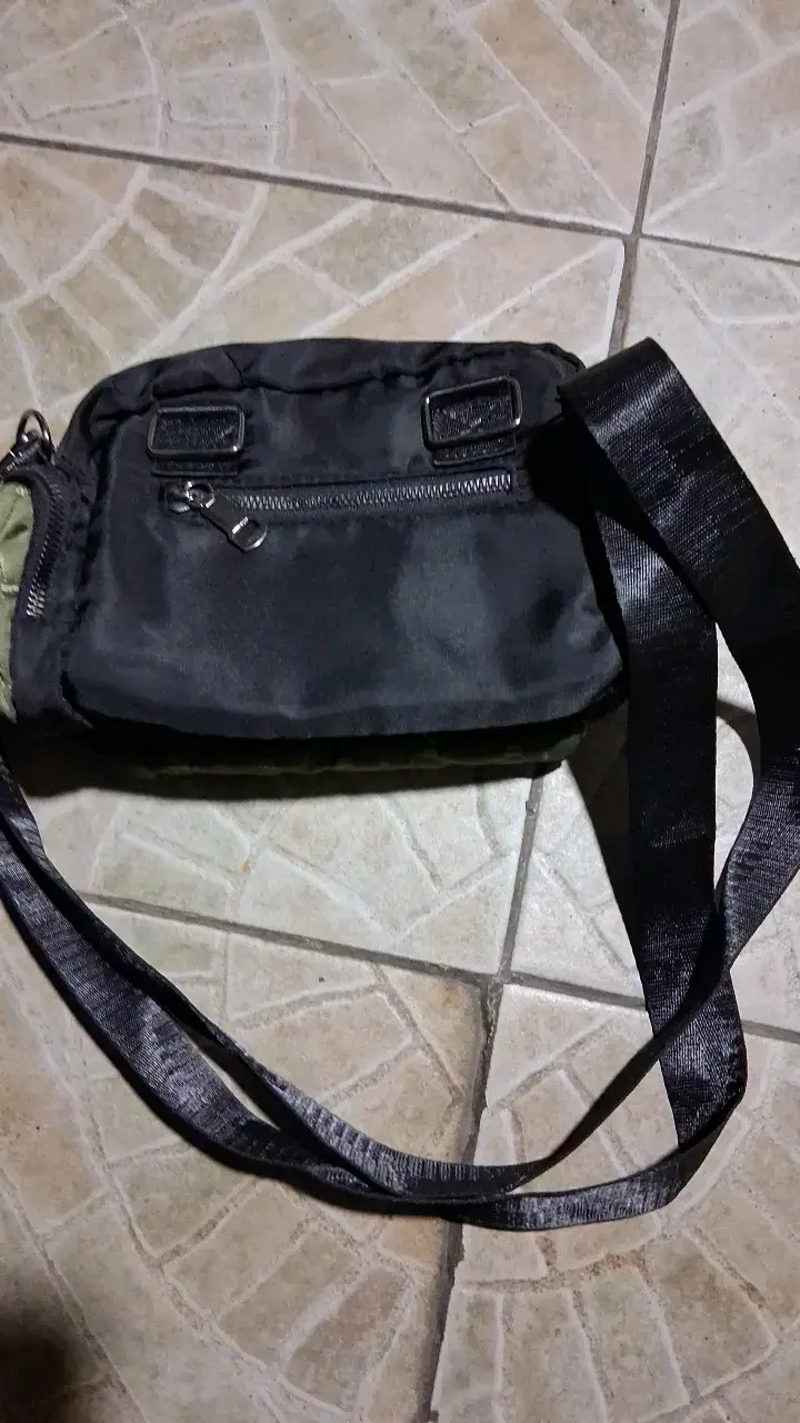 Bolso bandolera acolchado verde y negro - 3