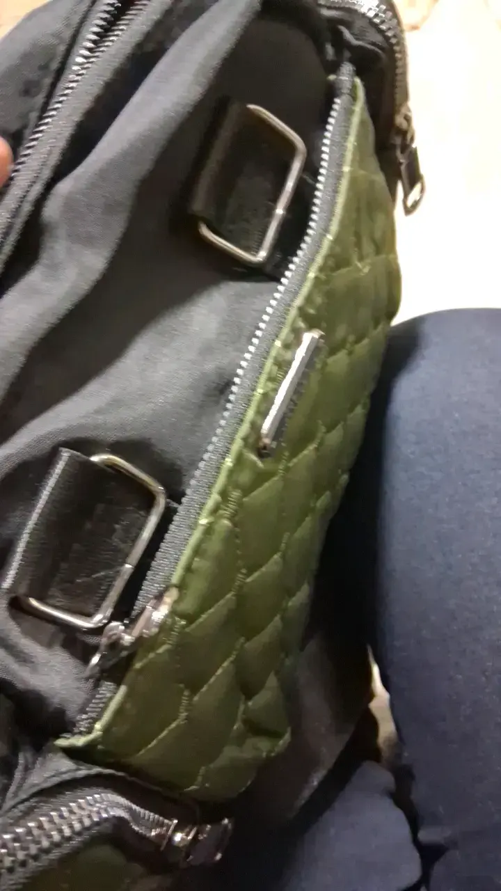 Bolso bandolera acolchado verde y negro - 5