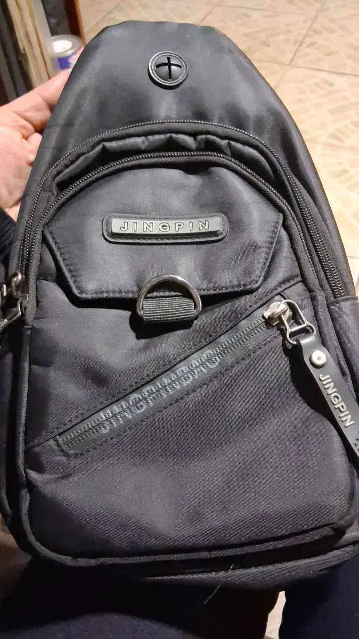 Mochila bandolera negra Jingpin con múltiples bolsillos - 3