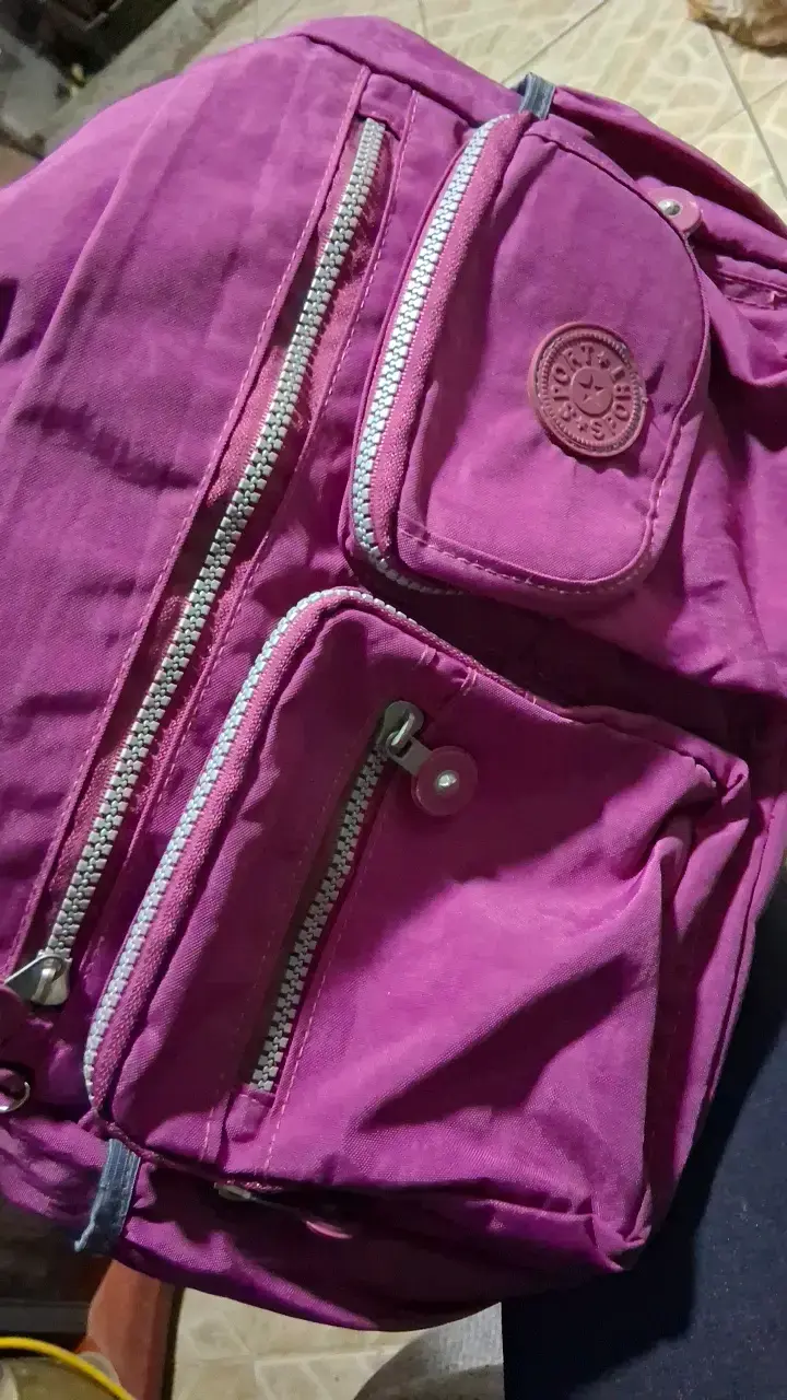 Bolso bandolera morado con múltiples bolsillos - 3