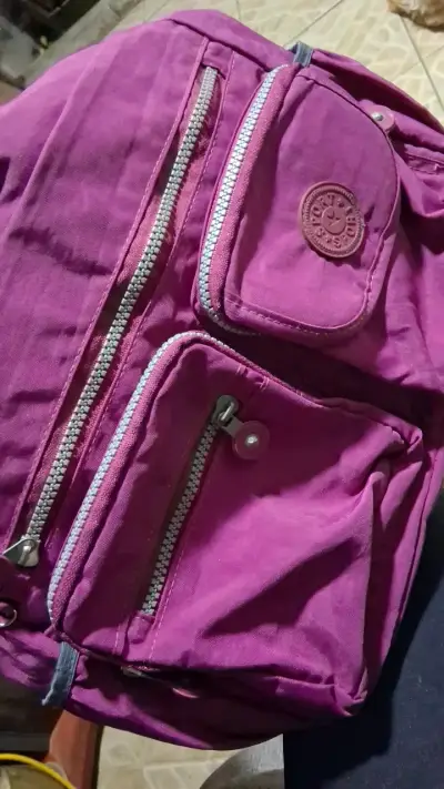 Bolso bandolera morado con múltiples bolsillos - miniatura 3