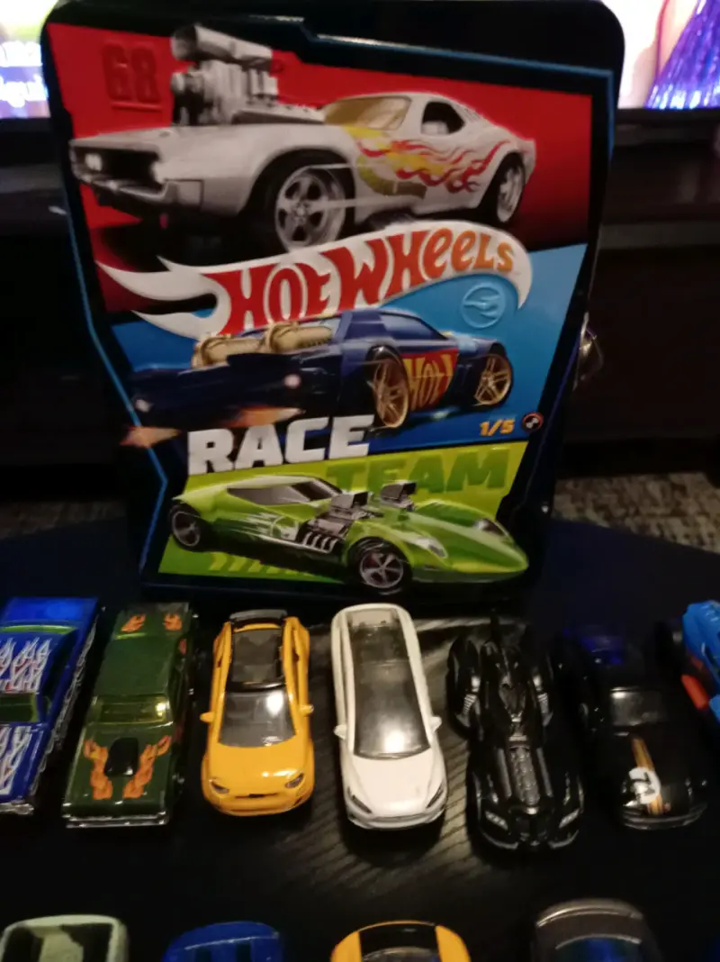 Colección de autos Hot Wheels variados - 5