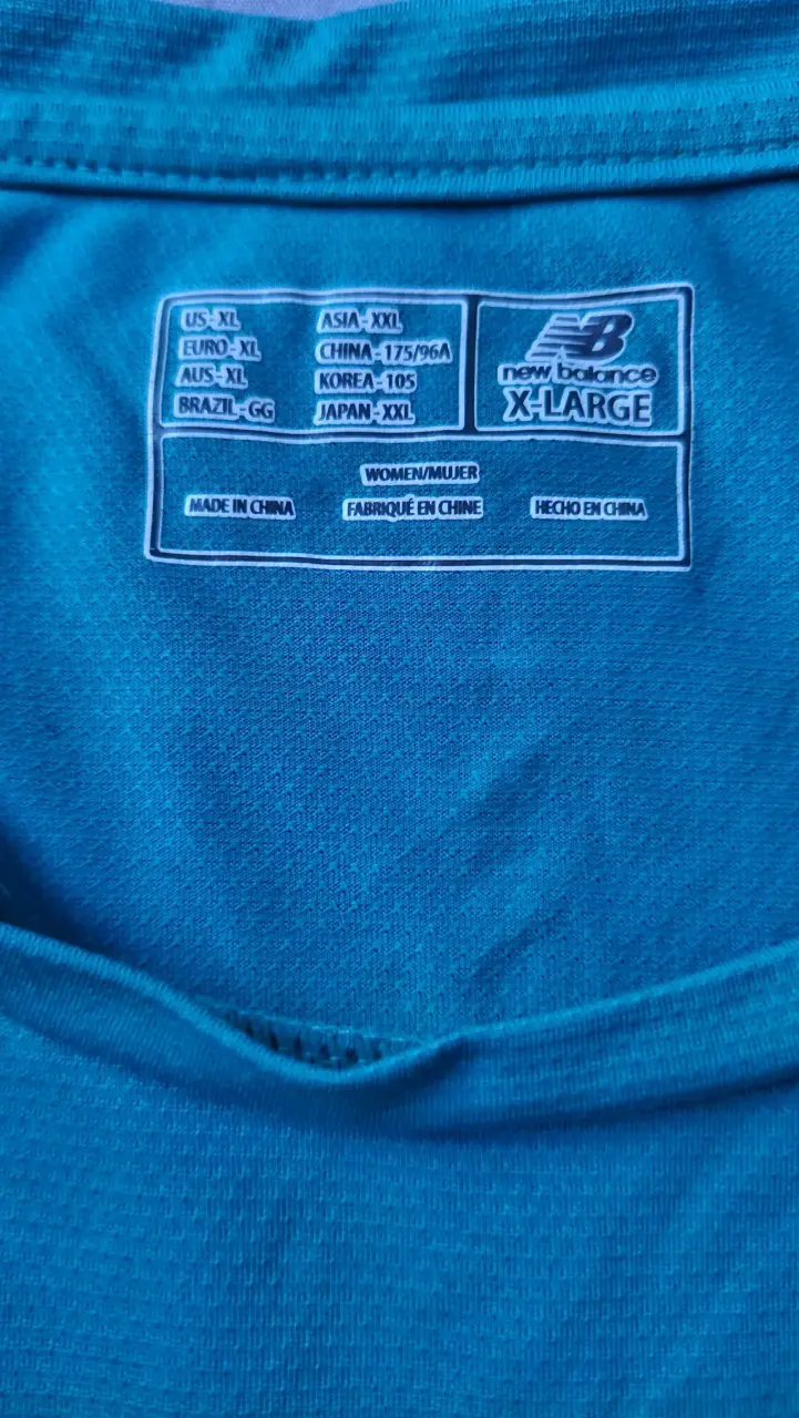 Polera deportiva azul New Balance para mujer - 2