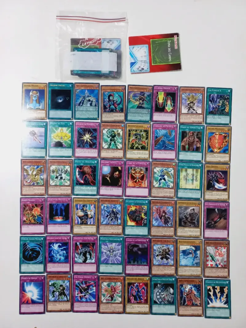 Colección de Cartas Yu-Gi-Oh! Variadas