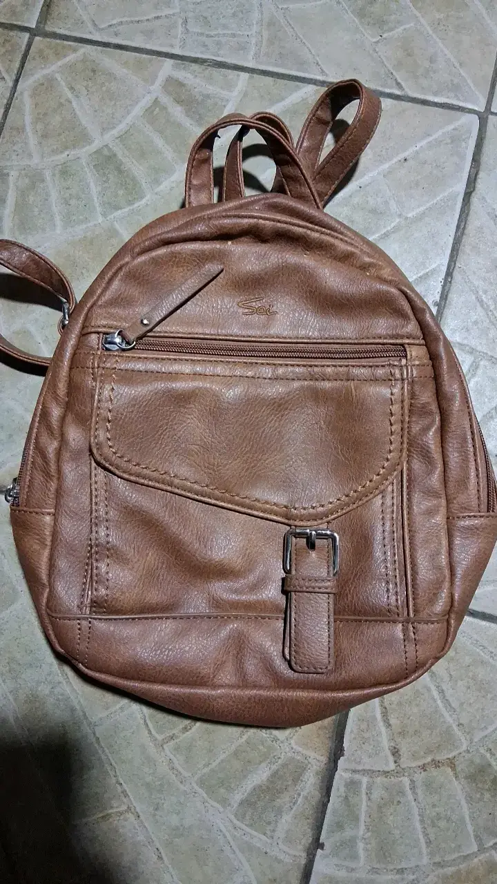 Mochila de cuero marrón Sei con bolsillos - 1