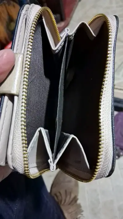 Billetera de cuero bicolor con cierre - miniatura 1