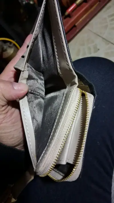 Billetera de cuero bicolor con cierre - miniatura 4