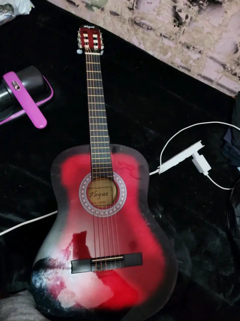 Guitarra clásica Alaguez 39” + accesorios - 2