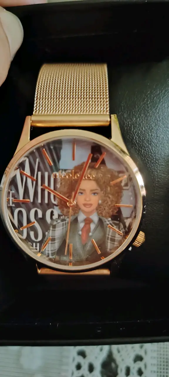 Reloj Nicole Lee rosa con diseño único - 3