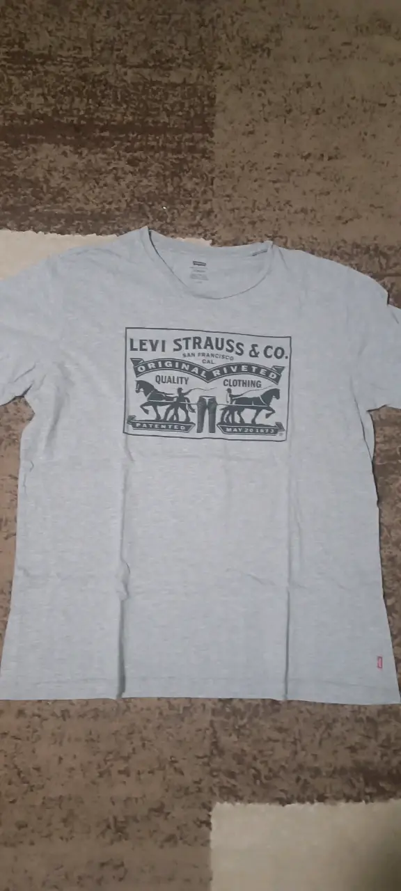 Polera gris Levi Strauss & Co. para hombre