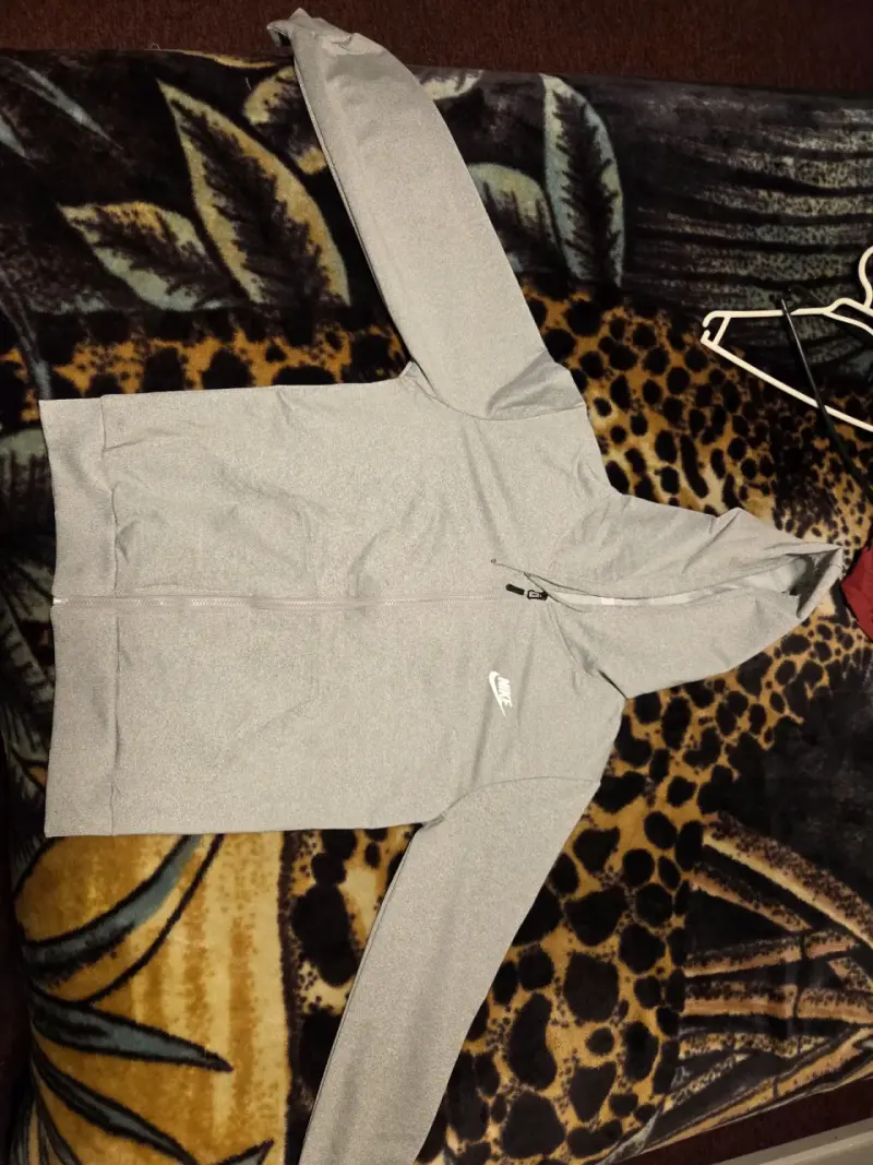 Polerón gris con capucha Nike para Mujer