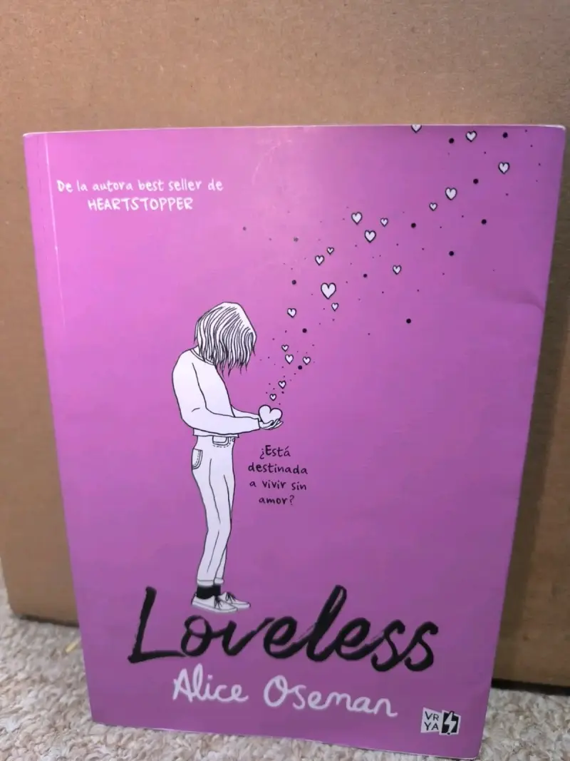 Libro 'Loveless' de Alice Oseman en español