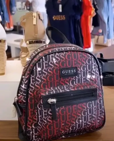 Mochila pequeña Guess con diseño estampado - miniatura 1