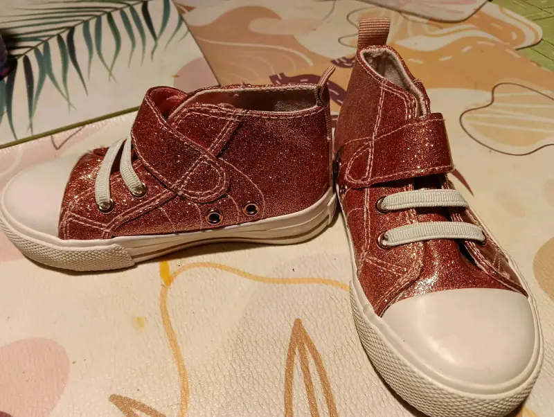 Zapatillas infantiles brillantes rosadas Colloky