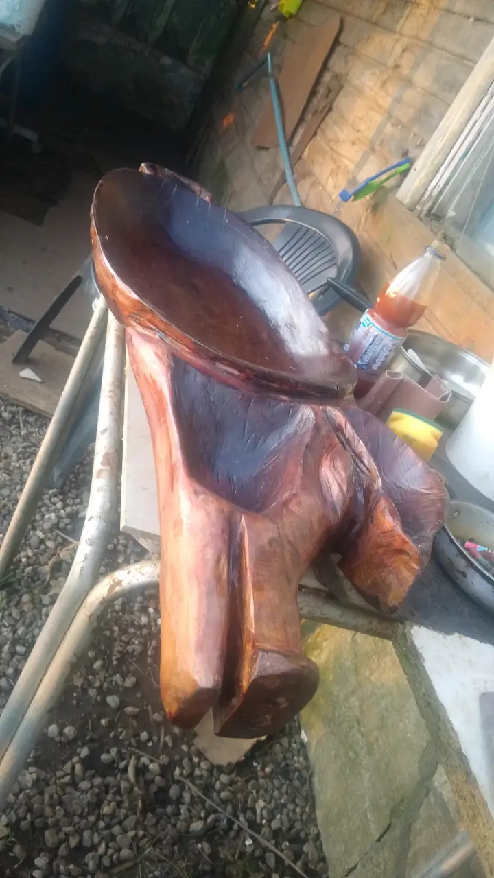Tabla picoto de madera tallada a mano