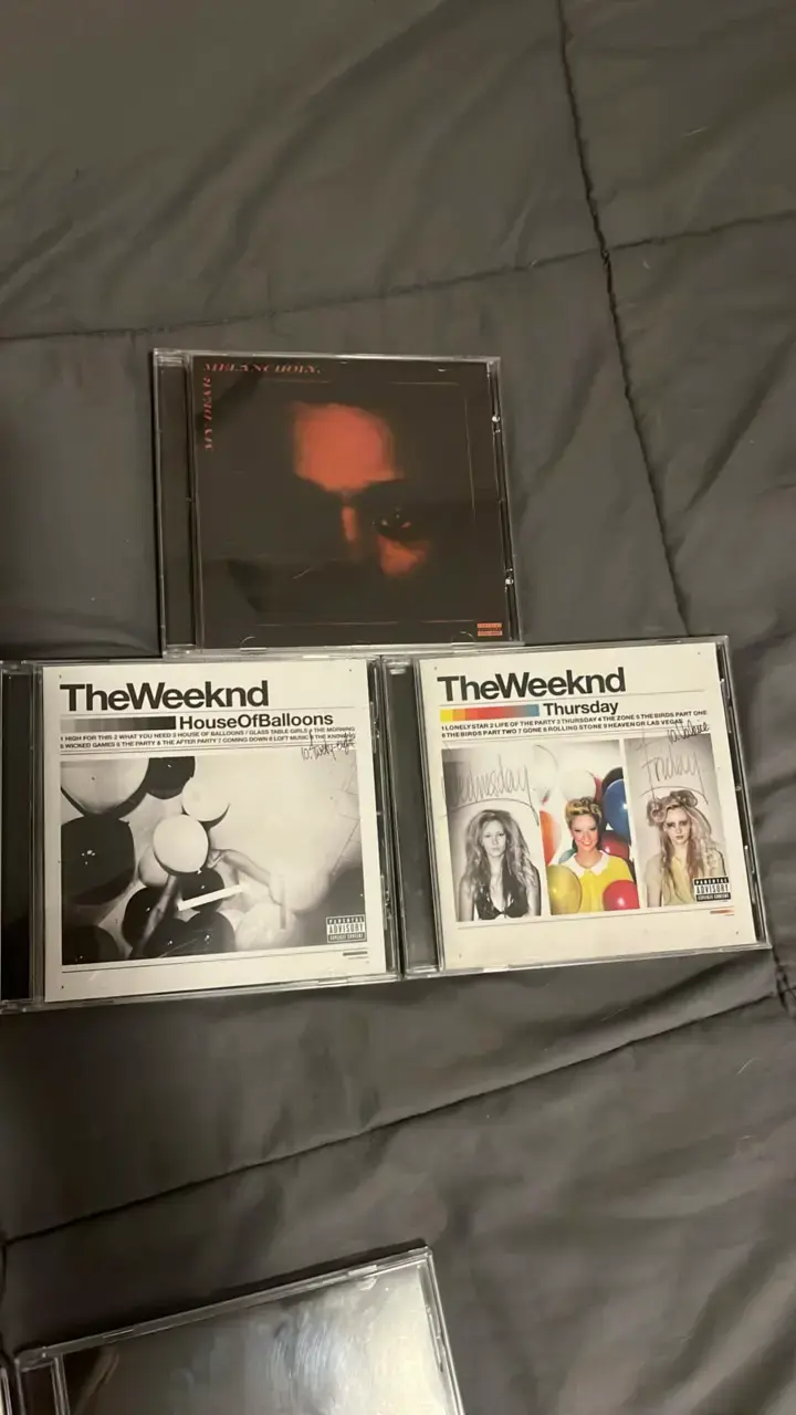 Colección de CDs de The Weeknd - 3
