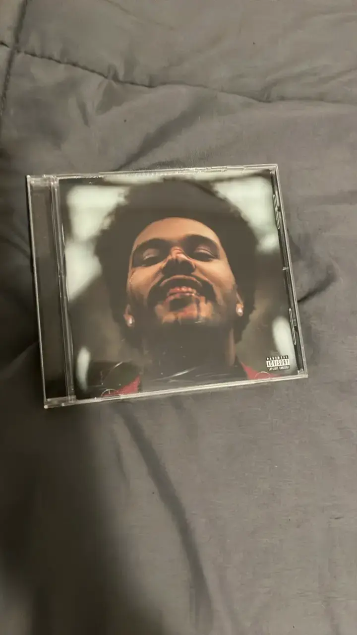 Colección de CDs de The Weeknd - 4
