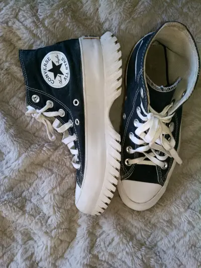 Zapatillas Altas Negras Converse Chuck Taylor - miniatura 1