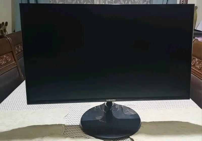 Monitor Samsung de 27 pulgadas en buen estado - 1