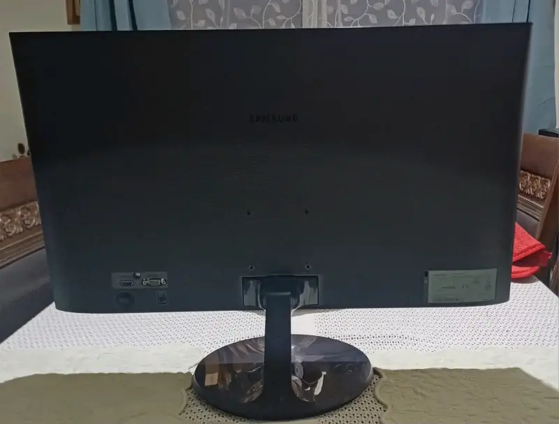 Monitor Samsung de 27 pulgadas en buen estado - 2