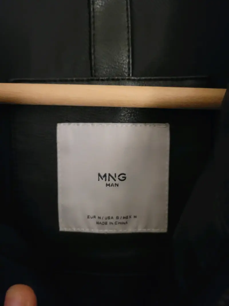 Chaqueta de cuero negra para hombre marca MANGO - 5