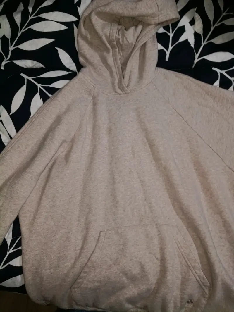 Polera Negra Ellesse con Detalles Brillantes - 2