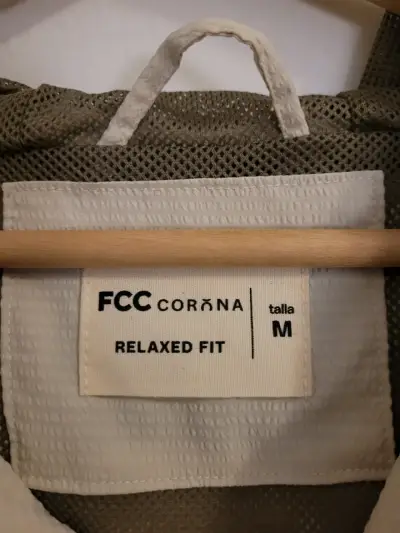 Cortaviento con capucha bicolor Cult talla M - miniatura 4