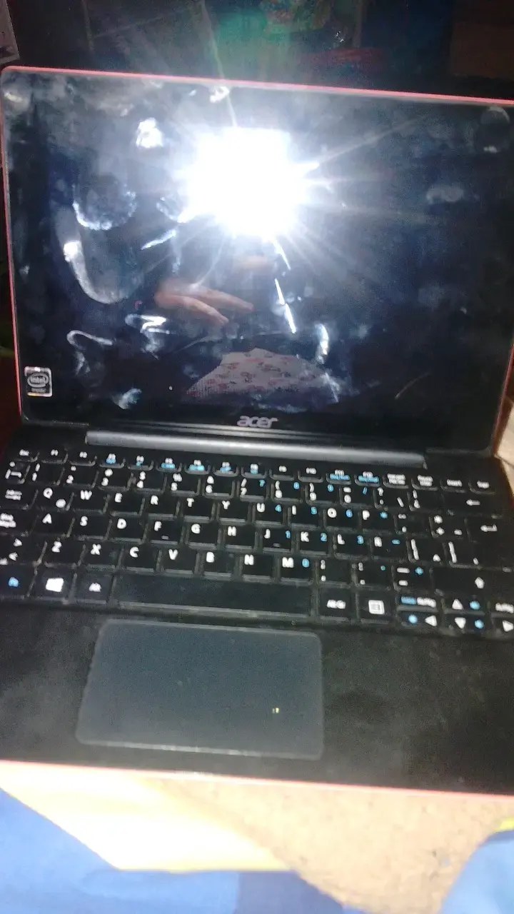 Tablet Acer convertible con teclado desmontable - 2