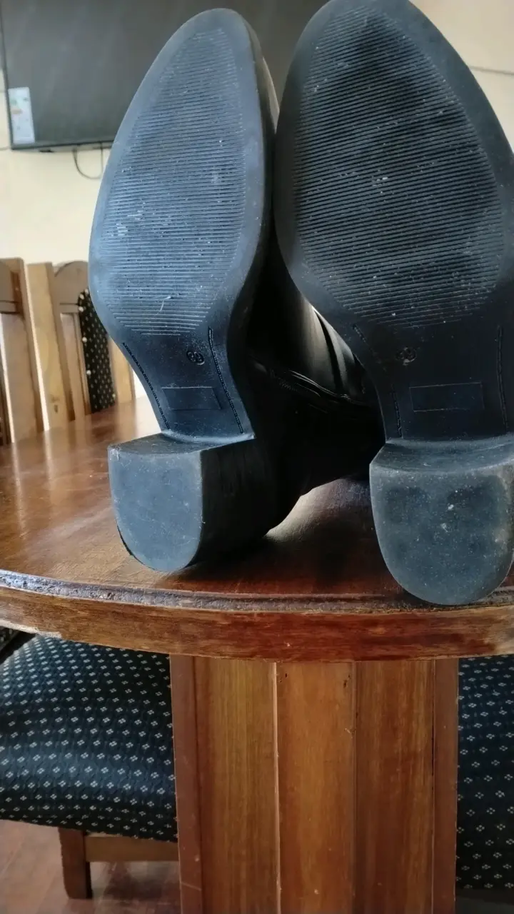 Botas negras de cuero para mujer con tacón - 2
