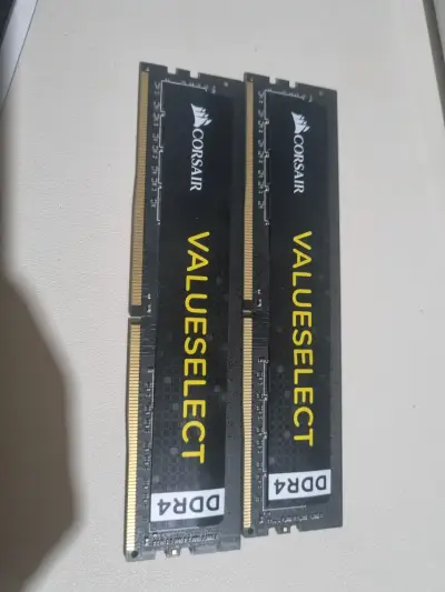 Memoria RAM Corsair DDR4 16GB 2400MHz - miniatura 2