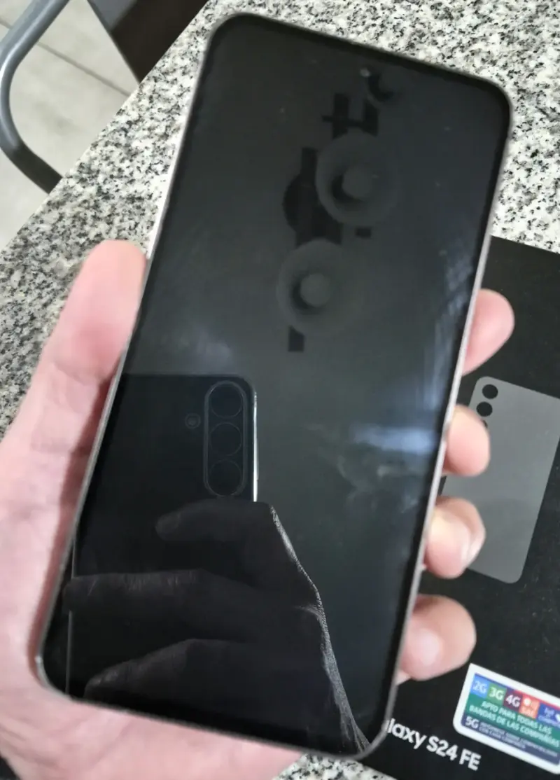 Samsung Galaxy S24 FE 256GB Negro - 2