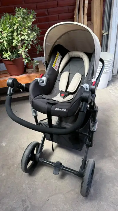 Coche de bebé Bebesit con asiento acolchado - miniatura 1