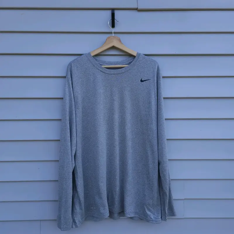 Polera Nike Dri-Fit Gris Manga Larga - 1