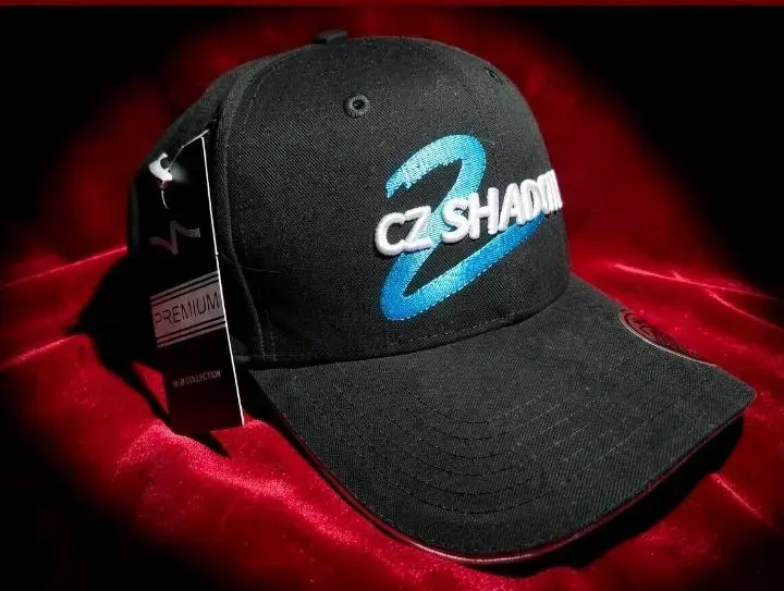 Gorra negra con diseño de camión y logo VW - 2
