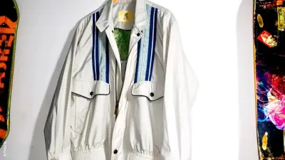 Chaqueta vintage gris con detalles azules - miniatura 3