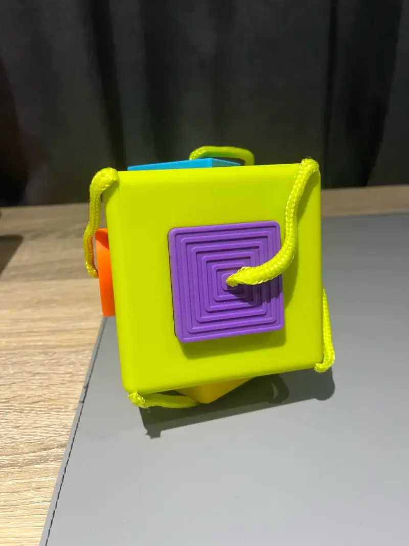Cubo de actividades para bebés multicolor - 1