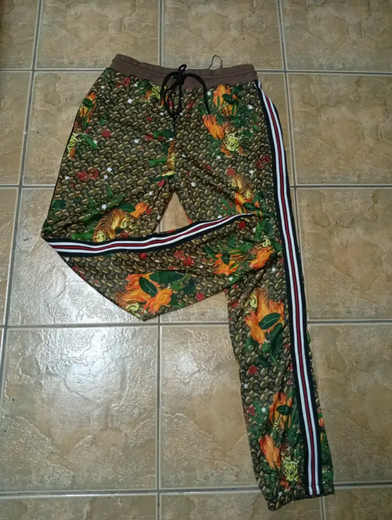 Conjunto deportivo estampado de tigres para hombre - 3
