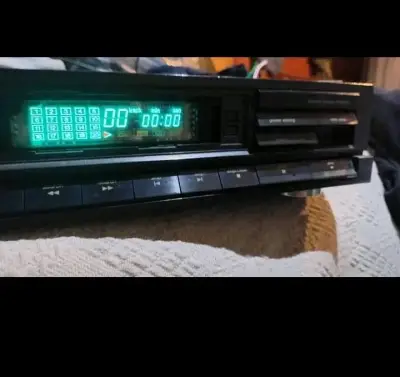 Reproductor de CD Technics SL-P202 - miniatura 2