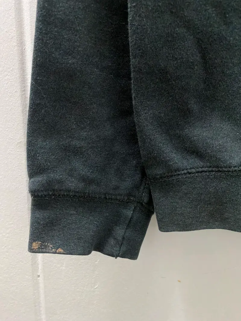 Polerón negro HUF con diseño gráfico - 4