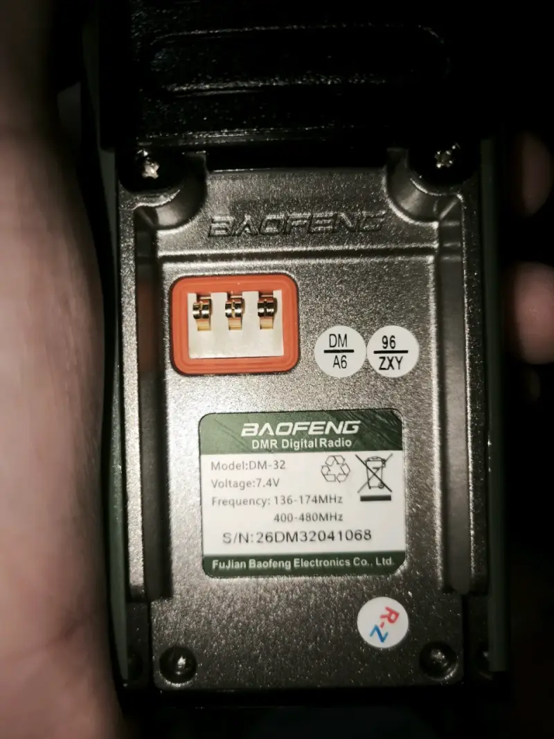 Radio digital Baofeng DM-32UV con accesorios - 2