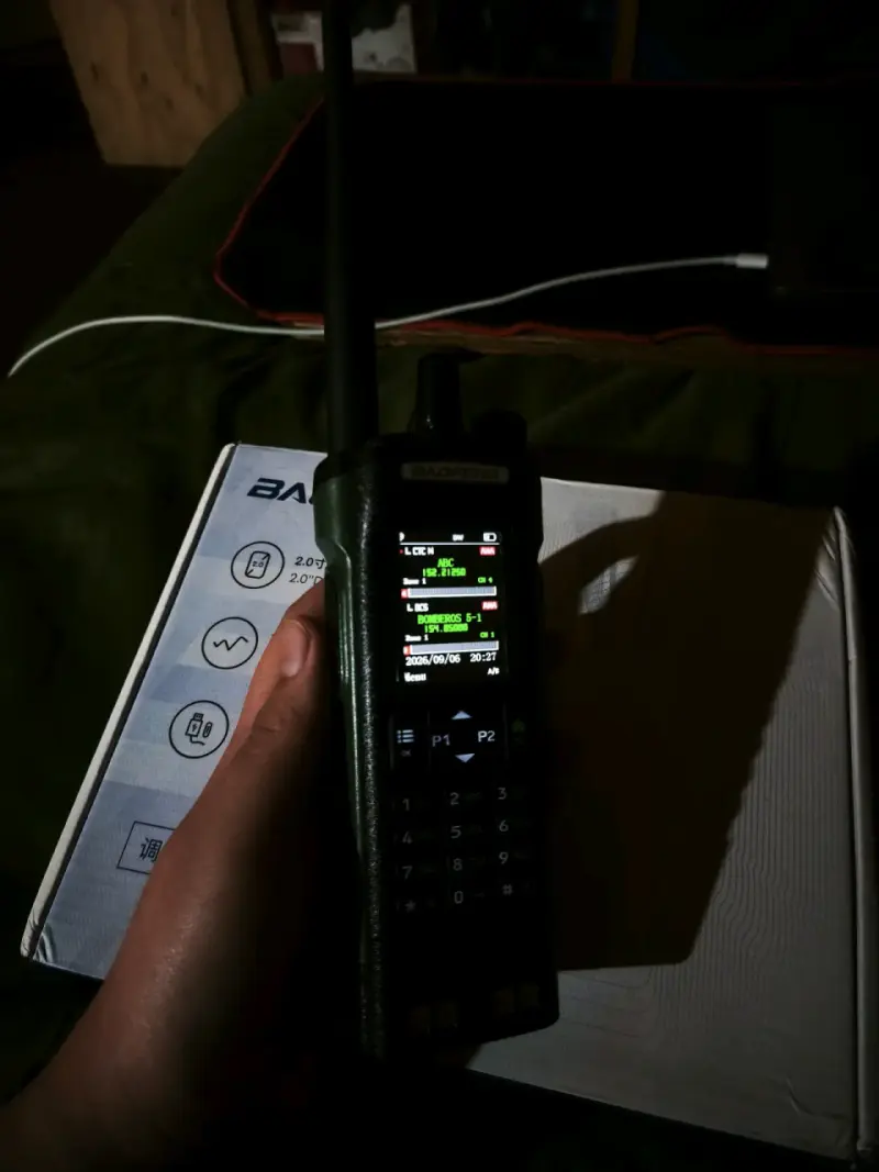 Radio digital Baofeng DM-32UV con accesorios - 5